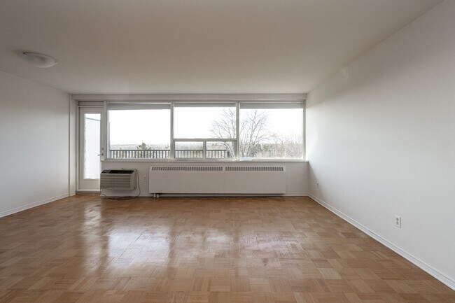 Photo - 150 The Donway W Unit 208