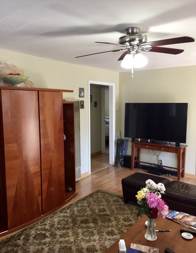 Photo - 462 Adams St