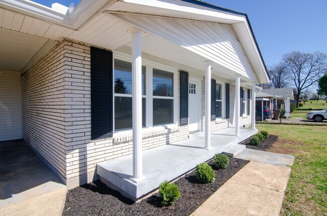 Photo - 3207 Healy Dr