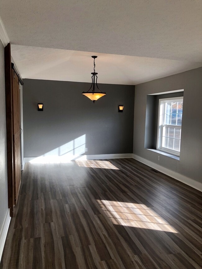 Photo - Beautiful  4 bedroom Remodeled Home in Ravenwood  Springfield MO