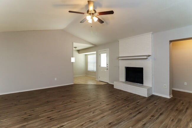 Photo - 428 Guadalupe Dr