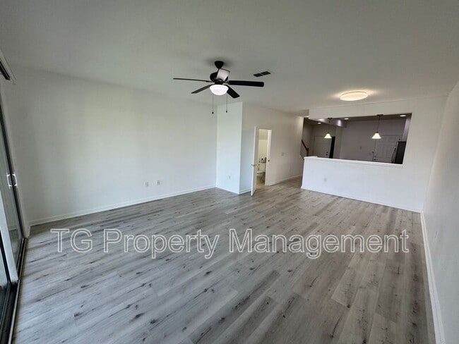 Photo - 6798 Roundleaf Dr