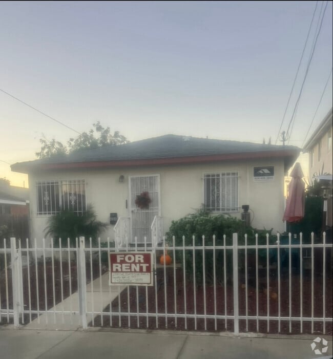 Building Photo - 634 W Colden Ave Rental