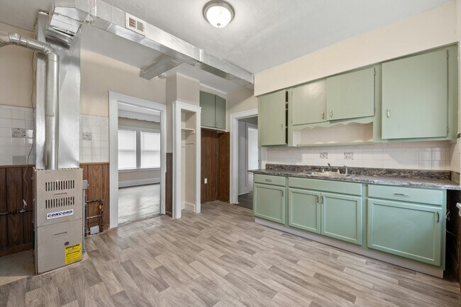 Photo - 874 Whitcomb Rd