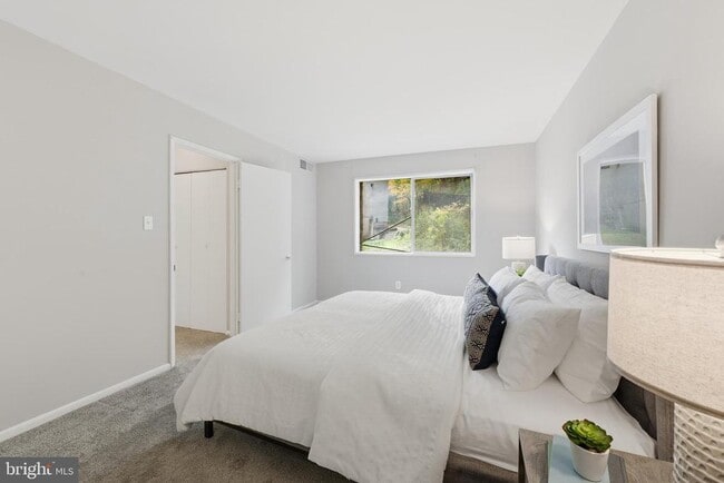 Photo - 5406 85th Ave Unidad 101