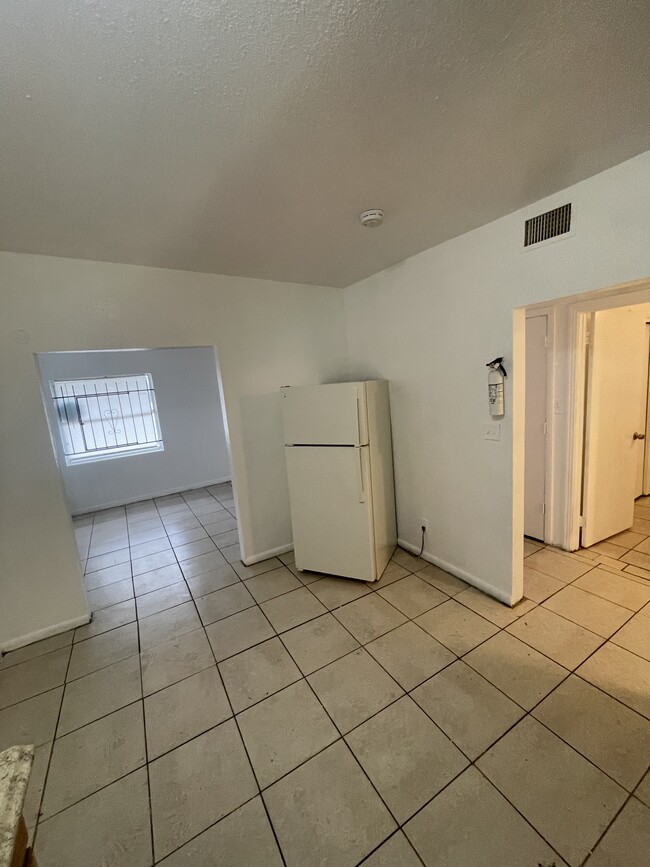 Photo - 4526 Fairview St