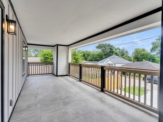 Photo - 6742 Madrid St