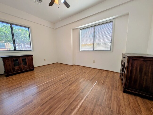 living room - 203 N Grande Ave Unit Rear