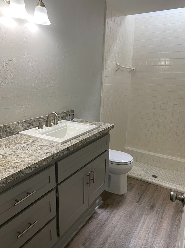 Photo - Large 3 Bedroom, 2 Bathroom Home Overlooking Lake - Turkey Creek Community