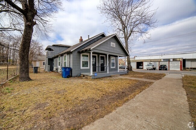 Building Photo - S Trenton Ave Triplex Unit 704 Rental