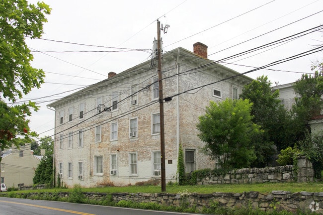 Photo - Fort Loudoun Apartments
