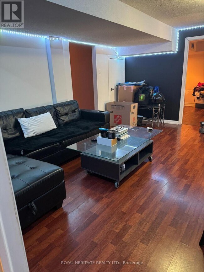 Photo - 586 Creekview Cir