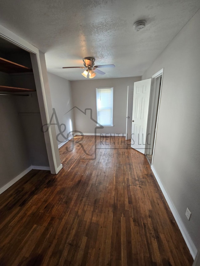 Photo - 520 E Washington St