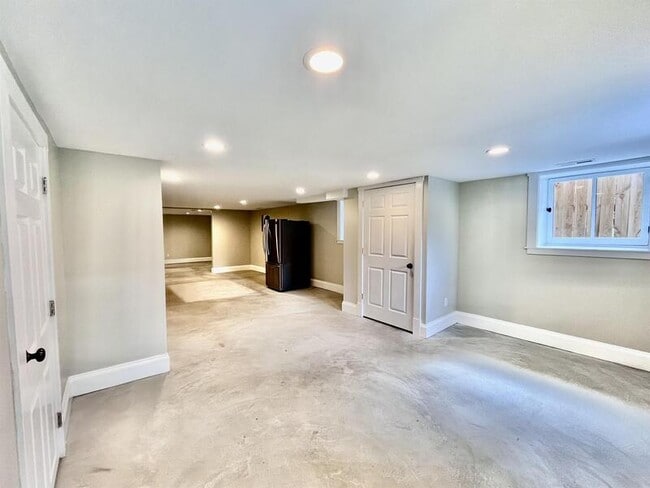 3006 Cherokee St