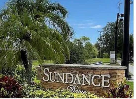 Photo - 2866 S University Dr (Davie, FL)