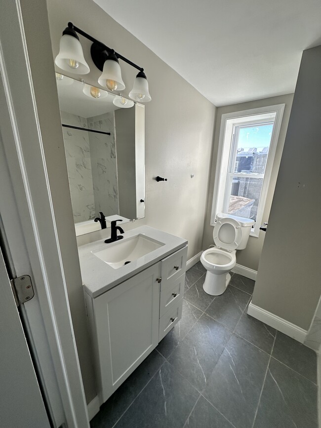 Photo - 2544 Turner St