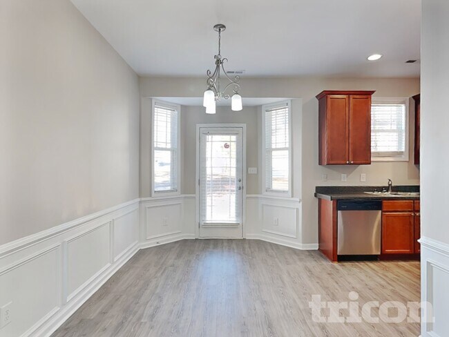 Photo - 2403 King Malcolm Ln