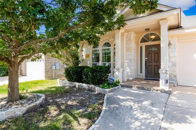 Photo - 309 Riverine Way