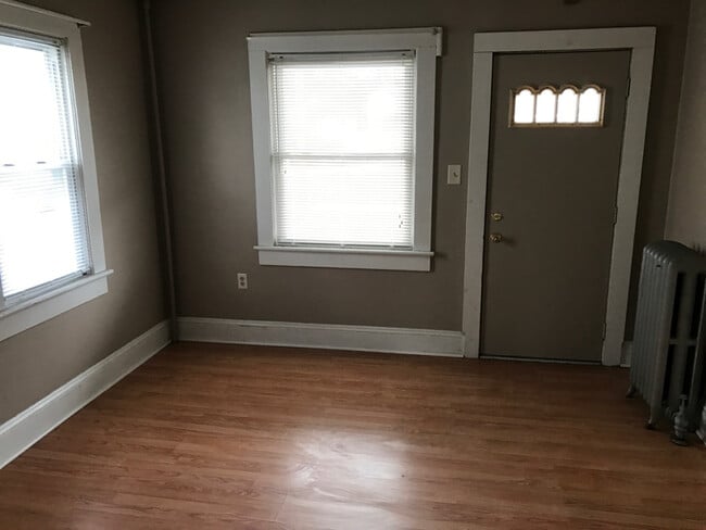 Photo - 130 Mooney St