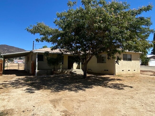 Looking for space, look no further! - Looking for space, look no further!