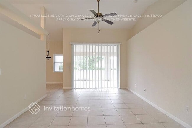 Photo - 668 SE Damask Ave