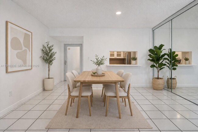 Building Photo - 1428 Euclid Ave Unit 404