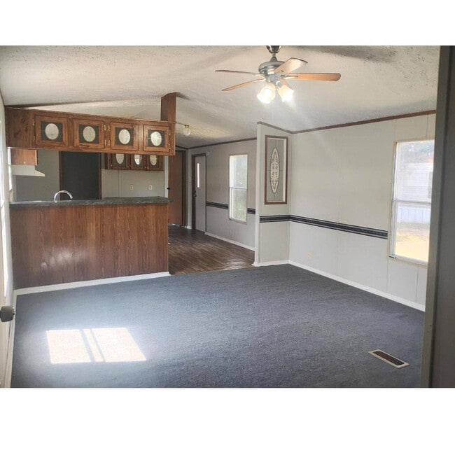 Building Photo - 2301 Parrott Dr Rental