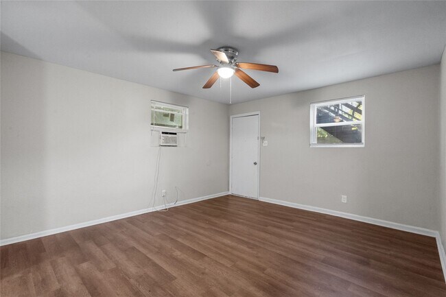 Photo - 2328 Boss St Unit B
