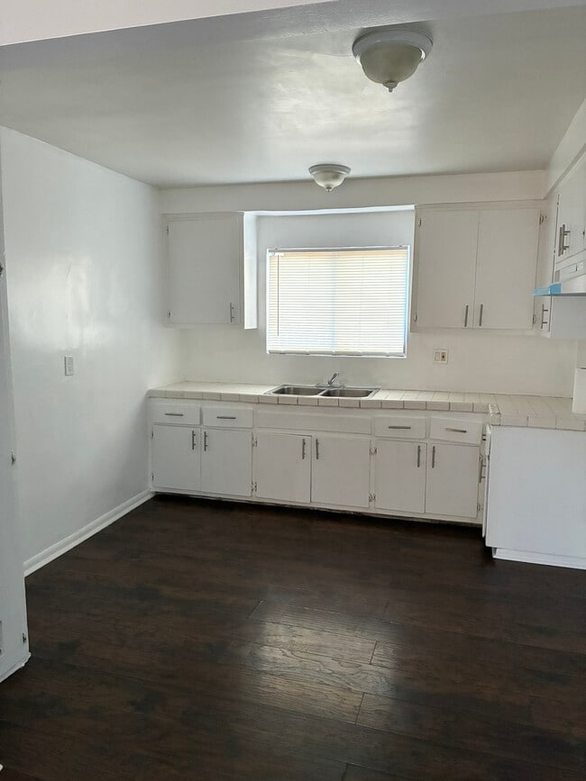 Photo - 410 E 82nd St Unit 2