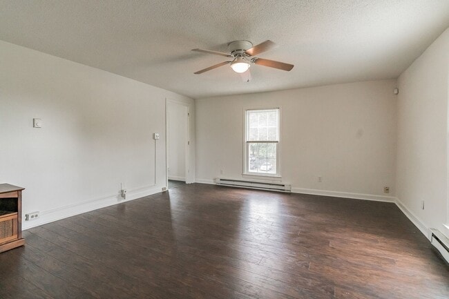 Photo - 1710 Lomond St Unit B