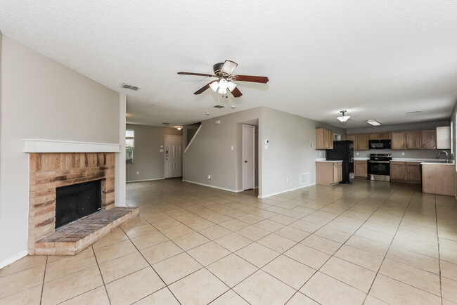 Photo - 521 Merton Ct