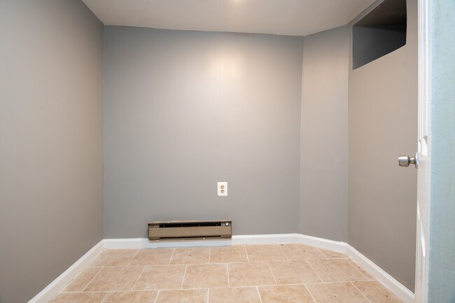 Photo - 104 Varnum St NW