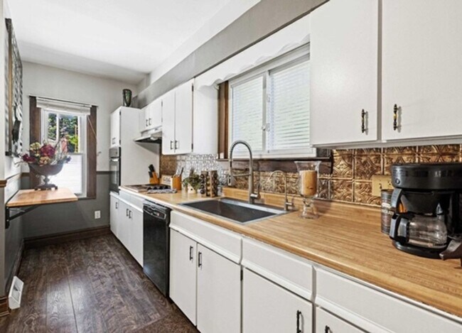 Photo - 1124 Washington Ave