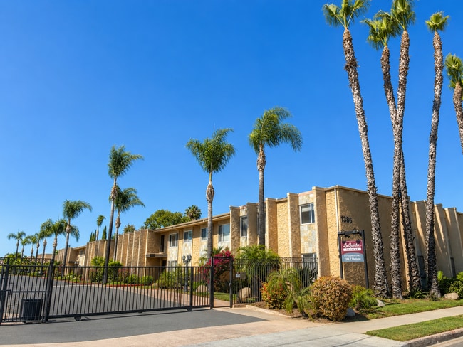 Photo - Beautiful Updated 2 Bed / 1.5 Bath Condo Unit 17