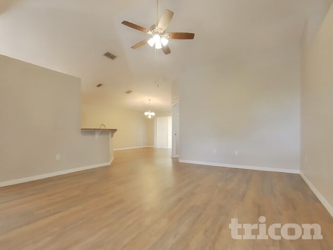 Photo - 864 Vanderbilt Dr