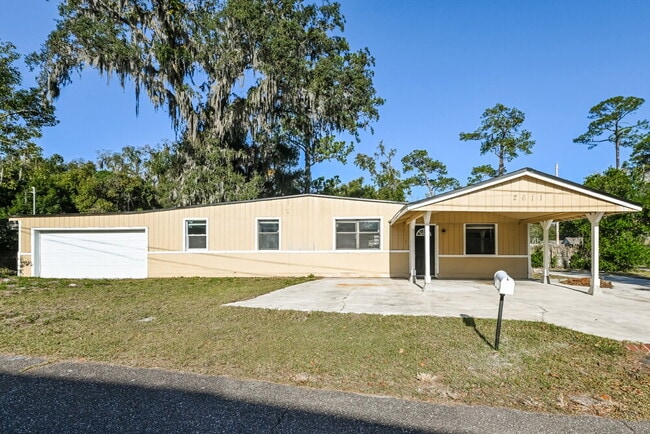 Building Photo - 2611 Lowes Pl