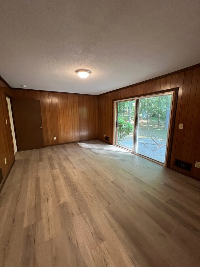 Photo - 150 Chinquapin Way