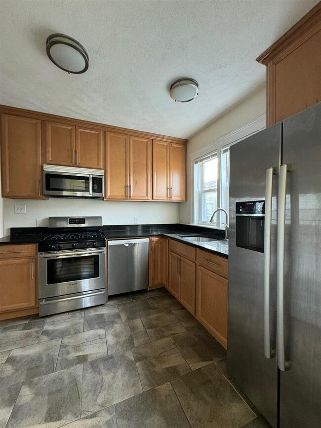 Photo - 65 Conwell Ave Unit 3