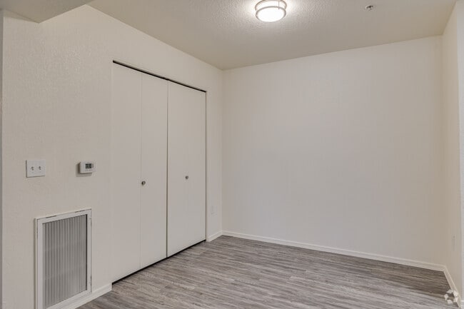 3BR, 2BA - 1,140SF