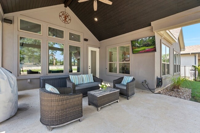 Building Photo - 127 Loysoya St