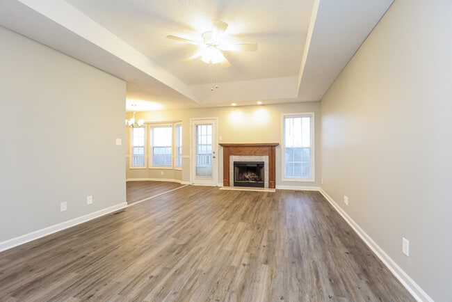Photo - 427 Sandburg Dr