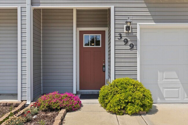 Photo - Townhouse For Rent!