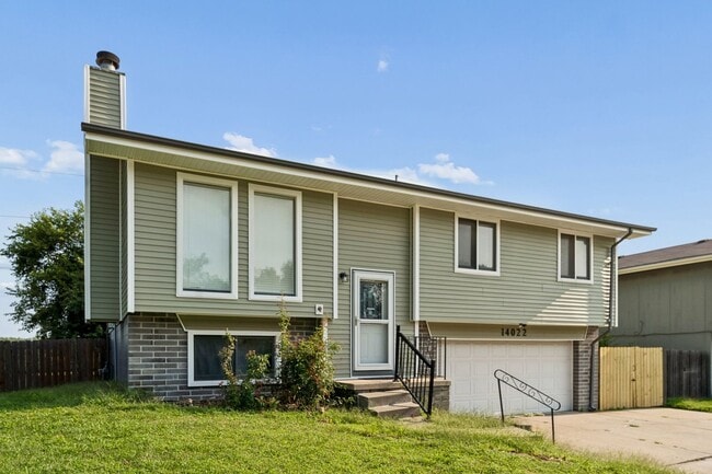 Photo - 14022 Virginia St