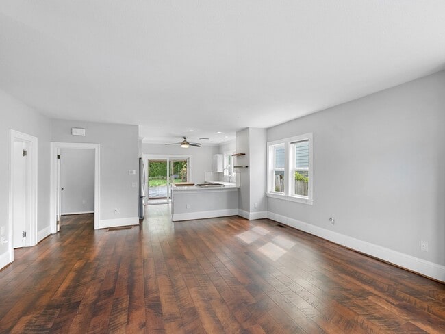 Photo - 9831 N Edison St