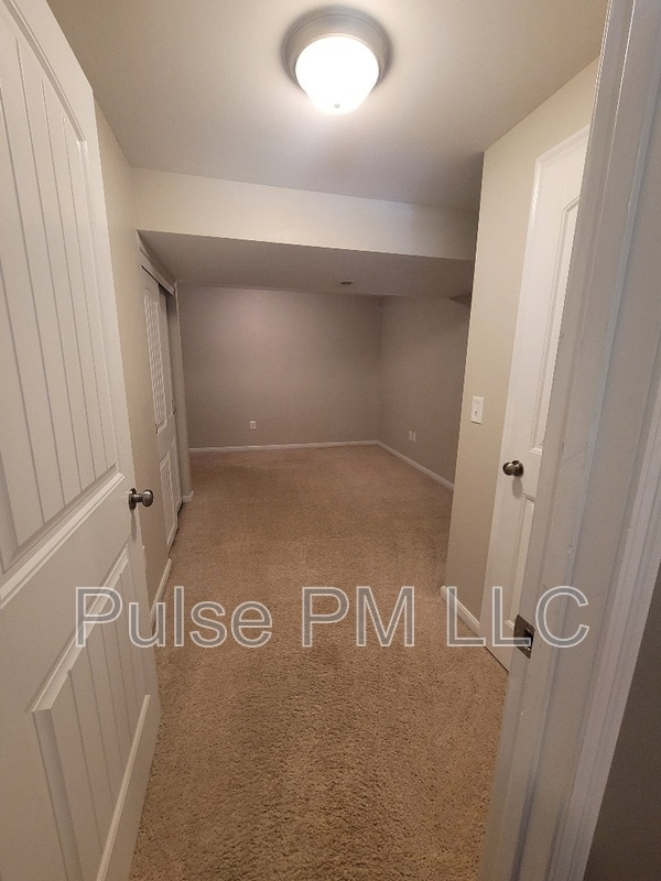 1212 E Henry Clay Ave