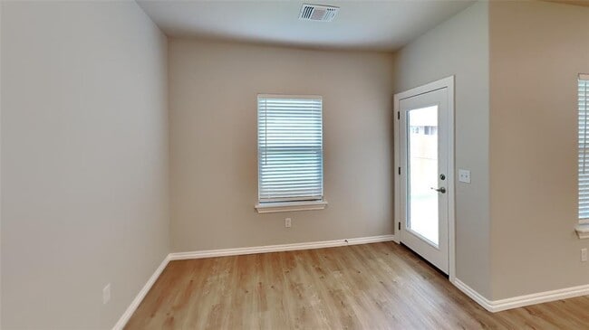 Photo - 6941 Labelle Dr