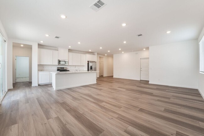 Photo - Modern Living with Private Fully Furnished Next Gen Suite!
