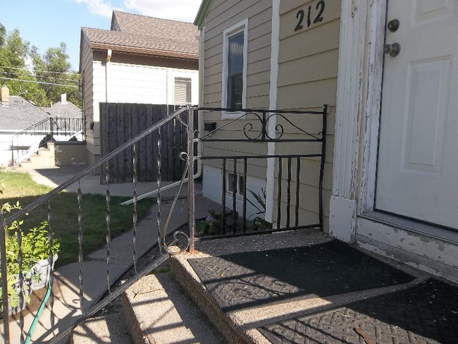 Photo - 212 7th St