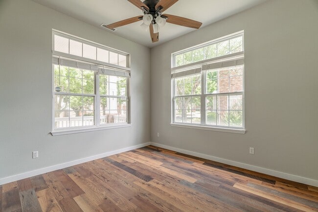 Photo - Fabulous & Spacious 4 Bedroom home in Har-Ber Meadows w/bonus room!