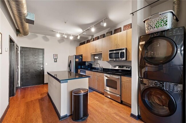 Photo - 5300 Peachtree Rd Unit 2502
